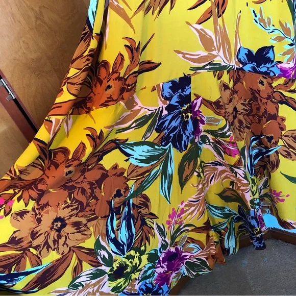 Vince Camuto Floral Maxi Dress - Picture 5 of 11